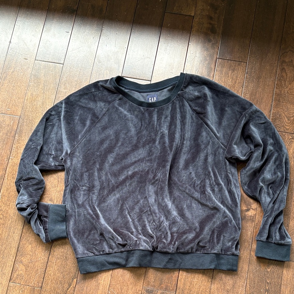 GAP  women’s navy Velvet Crewneck Sweater